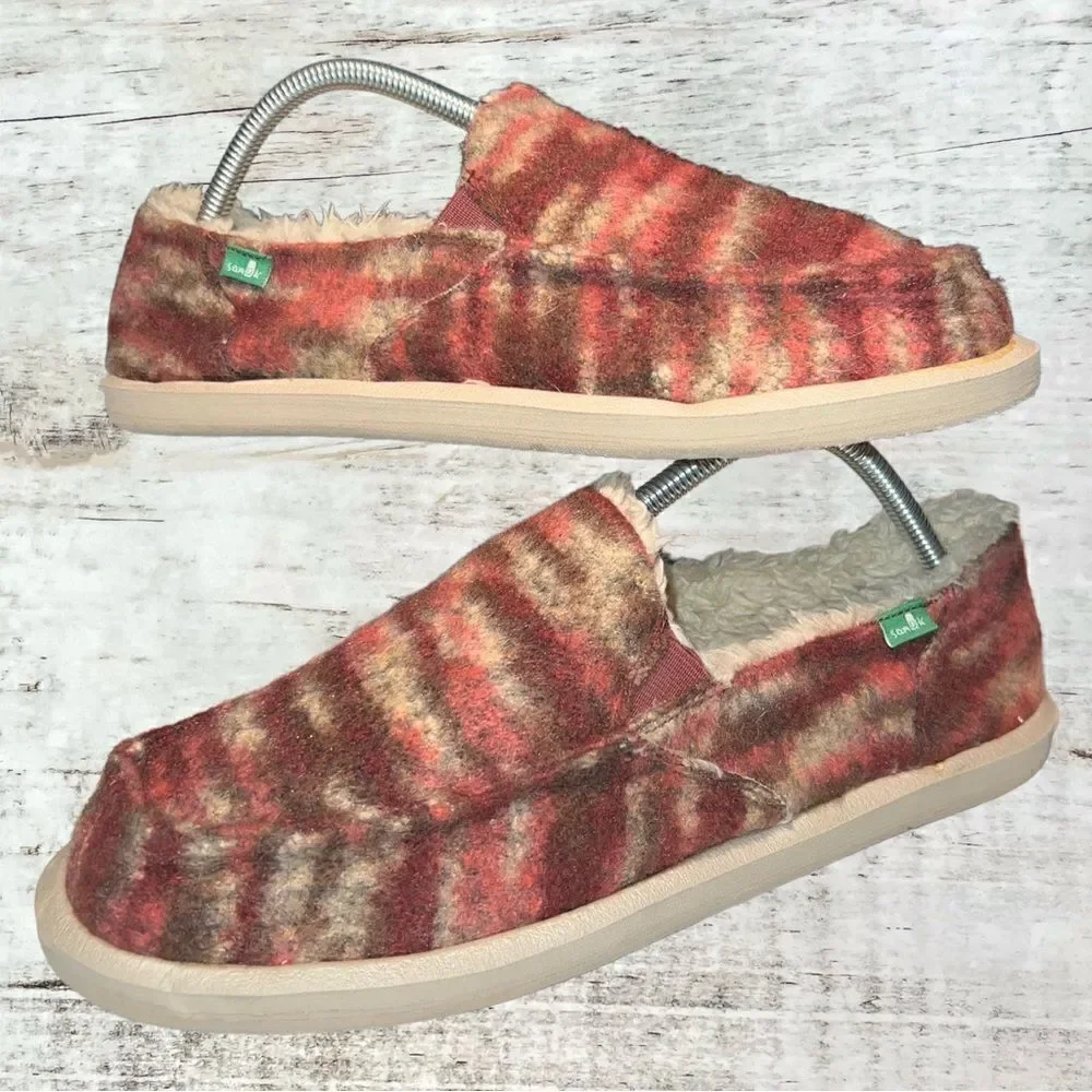 Sanuk Calichill Burgundy Slip Ons Women’s Size 11